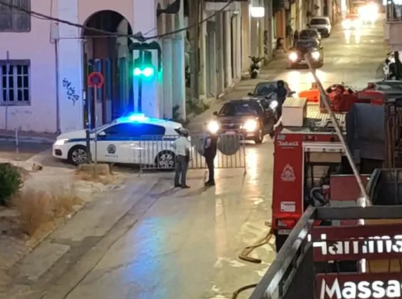 Πάτρα: Η Πυροσβεστική θα κάνει ολονυχτία στην οδό Γερμανού, δεν υπάρχει πλέον ενεργό μέτωπο, ΦΩΤΟ