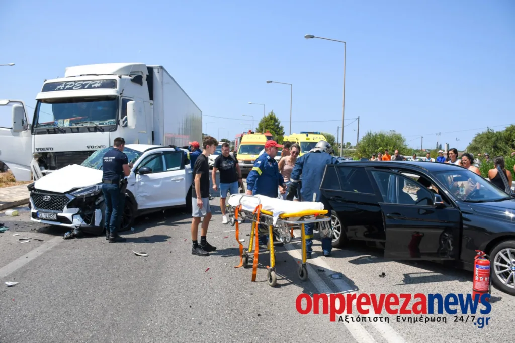 Πώς έγινε το τροχαίο στην Πρέβεζα με τους 8 τραυματίες Πώς έγινε το τροχαίο στην Πρέβεζα με τους 8 τραυματίες