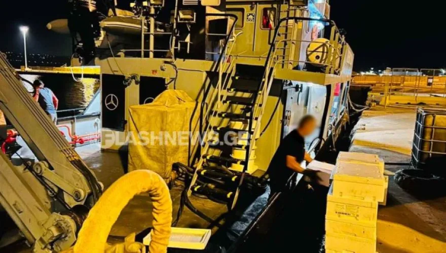 210 κιλά ψάρια, δύο σκάφη και βουτιά διαφυγής: Η νυχτερινή καταδίωξη στη Σούδα