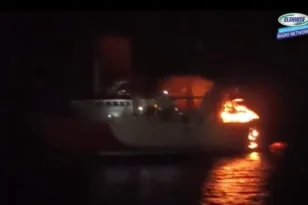 Φωτιά σε φέρι μποτ στην Ινδονησία – Διασώθηκαν και οι 114 επιβάτες