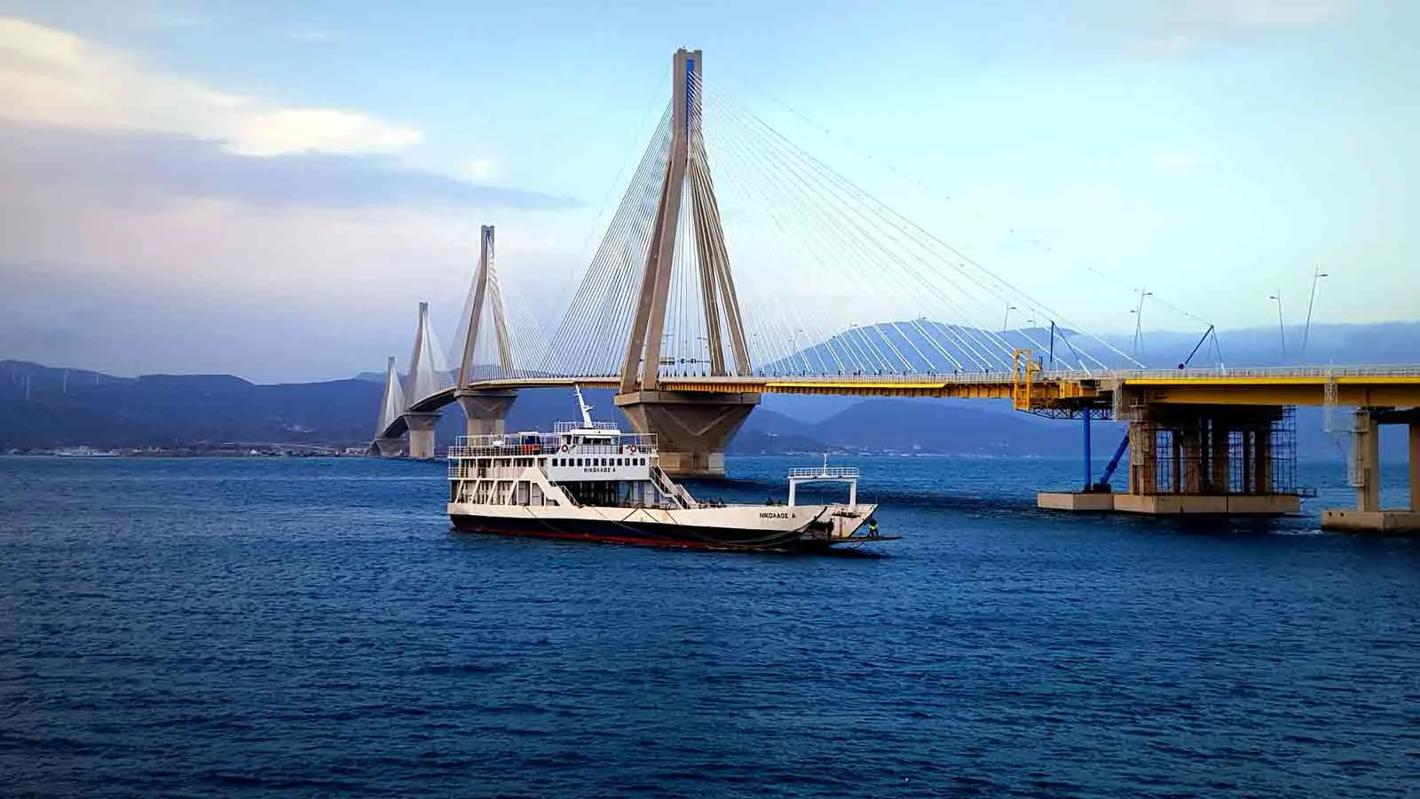 &Kappa;&alpha;&iota; &nu;έ&alpha; &delta;&rho;&omicron;&mu;&omicron;&lambda;ό&gamma;&iota;&alpha; &sigma;&tau;&omicron; &pi;&omicron;&rho;&theta;&mu;&epsilon;ί&omicron; &Rho;ί&omicron;&upsilon; &ndash; &Alpha;&nu;&tau;&iota;&rho;&rho;ί&omicron;&upsilon; &alpha;&pi;ό &tau;&eta;&nu; &Kappa;&upsilon;&rho;&iota;&alpha;&kappa;ή 9 &Alpha;&upsilon;&gamma;&omicron;ύ&sigma;&tau;&omicron;&upsilon;