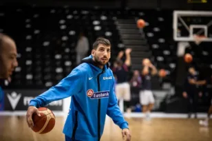 Ο πρώην διεθνής άσος με θητεία σε Ολυμπιακό, ΠΑΟΚ, Πανιώνιο, Προμηθέα, Απόλλωνα, που έγινε αθλητικός ψυχολόγος