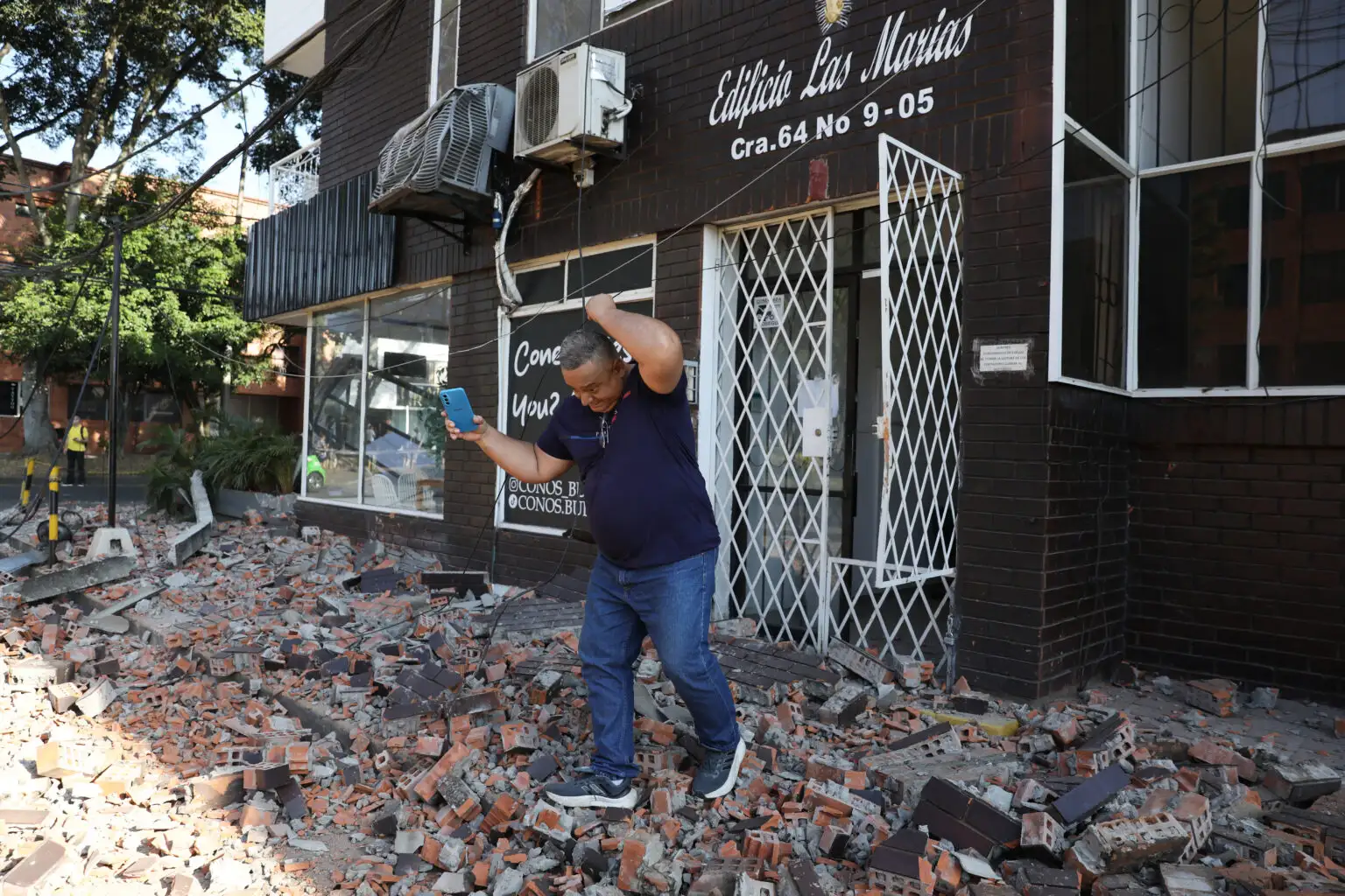 Κολομβία: 20 νεκροί από τον σεισμό των 7,4 Ρίχτερ – Κτίρια κατέρρευσαν, εγκλωβισμένοι στα ερείπια