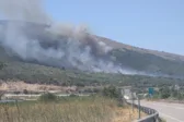 Αμφιλοχία: Φωτιά στη Στάνο – Τέσσερα οχήματα και εναέρια μέσα στη μάχη