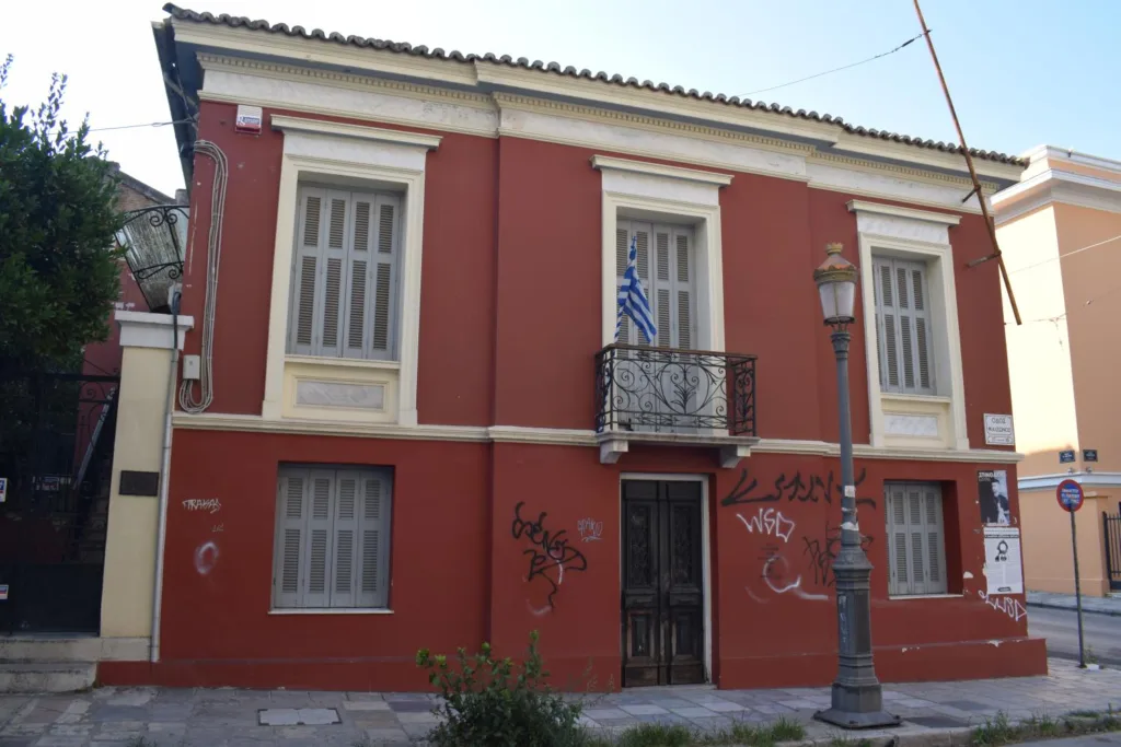 ΚΟΙΝΟ_ΤΟΠΙΑ: «Ώρα ευθύνης για τον Δήμο Πατρέων – Η πόλη έρμαιο των βανδαλισμών»