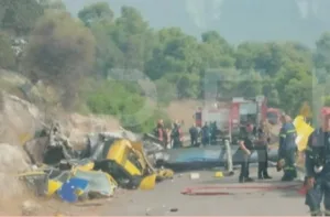 Ντοκουμέντο - σοκ από την Ψάθα: Δείτε τα συντρίμμια από τη σύγκρουση των ελικοπτέρων...