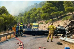 Ντοκουμέντο - σοκ από την Ψάθα: Δείτε τα συντρίμμια από τη σύγκρουση των ελικοπτέρων...