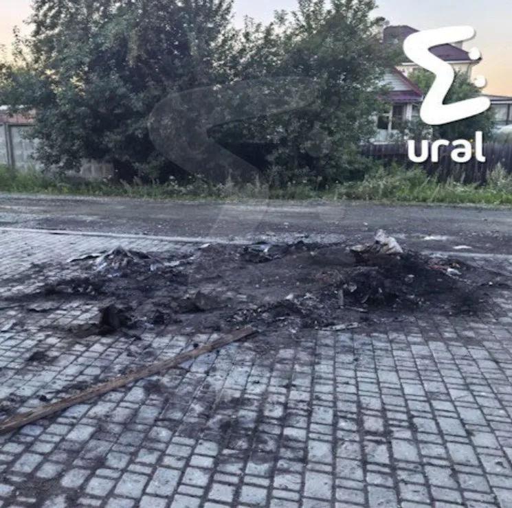 Έκρηξη στο αυτοκίνητο διευθυντή ρωσικών drones – Δίνει μάχη για τη ζωή του Καμένο σημείο και συντρίμμια μετά την έκρηξη του αυτοκινήτου που μετέφερε τον Βλαντίμιρ Τκατσούκ