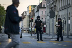 Αστυνομική επιχείρηση στην Ελβετία μετά τη φονική επίθεση σε ρέιβ πάρτι στο Ααράου
