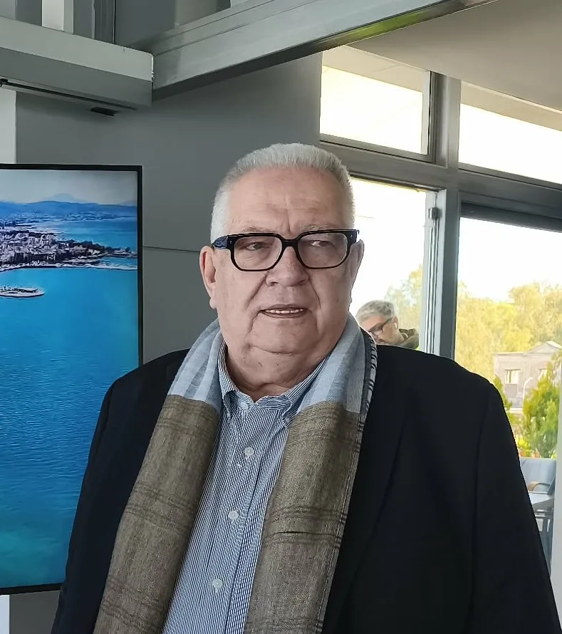 Αυξημένη η κίνηση στο λιμάνι της Πάτρας - Ανοδος 5-10% στη γραμμή Πάτρα-Κεφαλονιά Αυξημένη η κίνηση στο λιμάνι της Πάτρας - Ανοδος 5-10% στη γραμμή Πάτρα-Κεφαλονιά