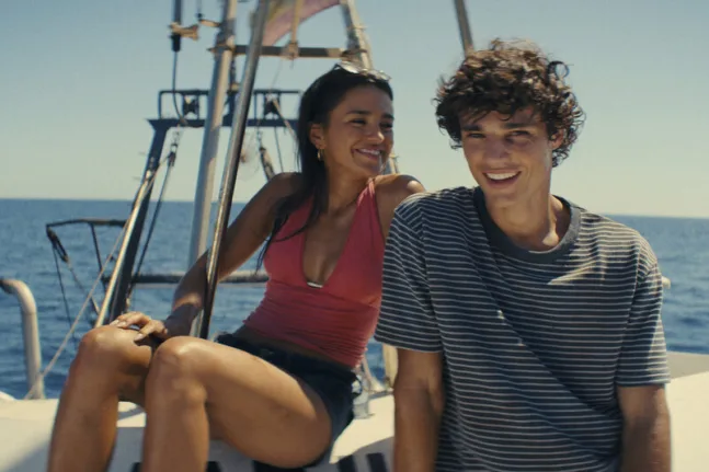 Η συγγραφέας του «After» έκανε το «The Last Sunrise» ανάποδα – Πρώτα η ταινία, μετά το βιβλίο