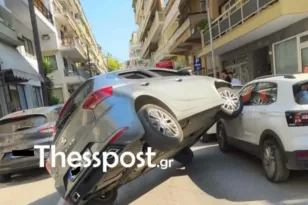 Αεροπλανικό τροχαίο, «απογείωση» αυτοκινήτου και «προσγείωση» σε παρκαρισμένο ΙΧ