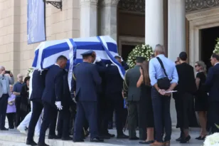 Γιάννης Βαρβιτσιώτης: «Φτιαγμένος από το μέταλλο μιας άλλης εποχής» – Ο επικήδειος Μητσοτάκη