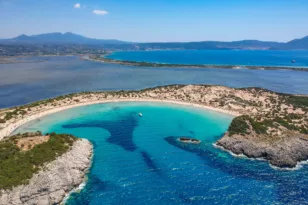 Η διαδρομή της Πελοποννήσου που μοιάζει φτιαγμένη για τον Αύγουστο