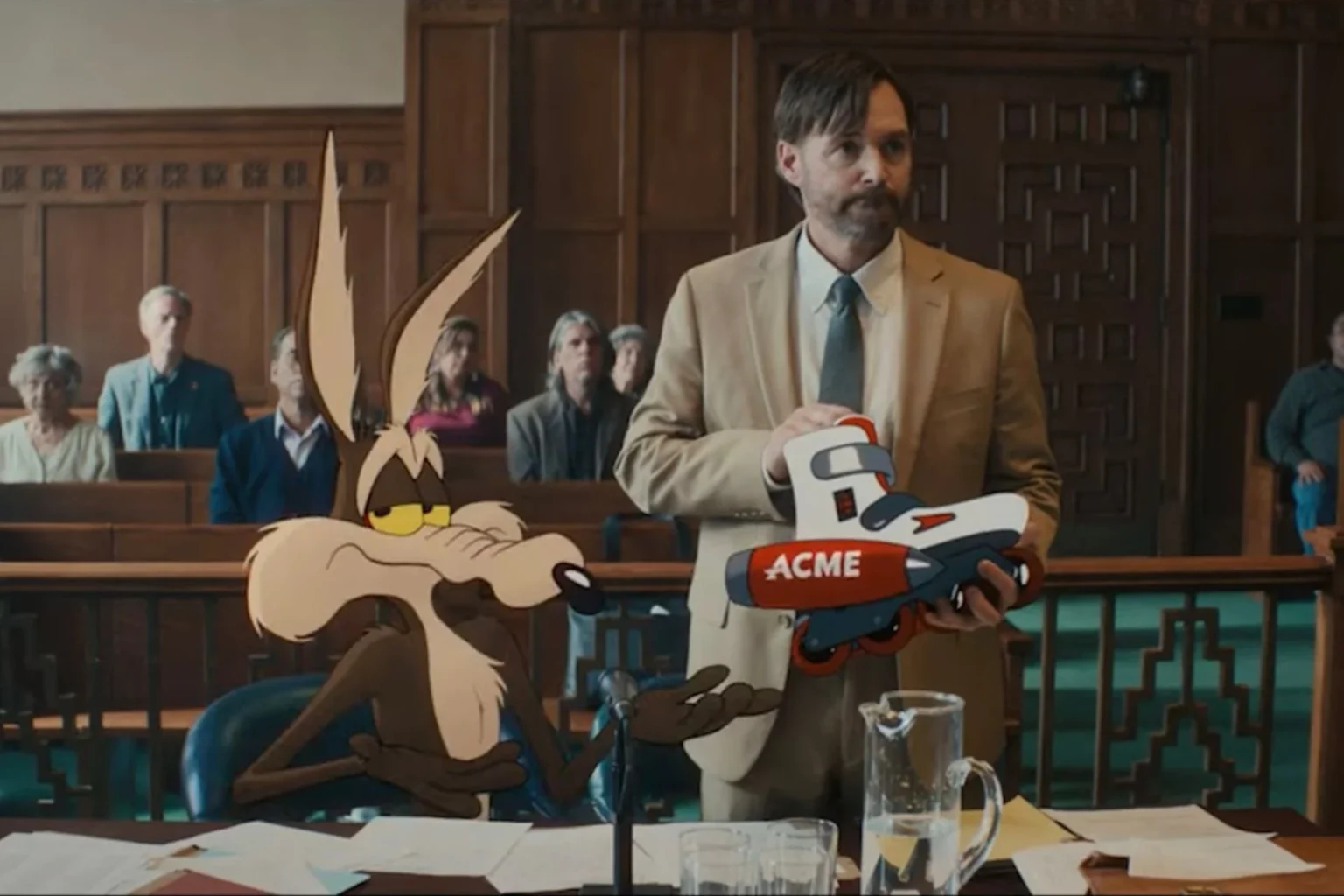 «Coyote vs. Acme»: Η ταινία που η Warner Bros. έθαψε πριν βγει και τώρα επιστρέφει από το «νεκροταφείο» Will Forte και Wile E. Coyote στο Coyote vs. Acme