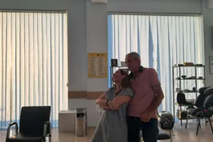 Ηλίας Αναστασόπουλος: «Στο “Χόρεψέ με, πατέρα” η άνοια δεν είναι το θέμα – Είναι η χαμένη ζωή ενός παιδιού»
