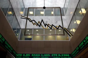 Χρηματιστήριο Αθηνών: Πάνω από τις 2.600 μονάδες – Ρεκόρ 26 ετών για τη HELLENiQ Energy