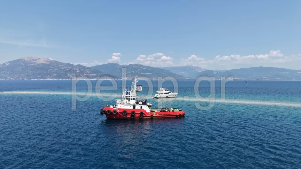 Πάτρα - Δρέπανο: Για τρίτη ημέρα συνεχίστηκε η επιχείρηση αποκόλλησης του πολυτελούς γιοτ Πάτρα - Δρέπανο: Για τρίτη ημέρα συνεχίστηκε η επιχείρηση αποκόλλησης του πολυτελούς γιοτ