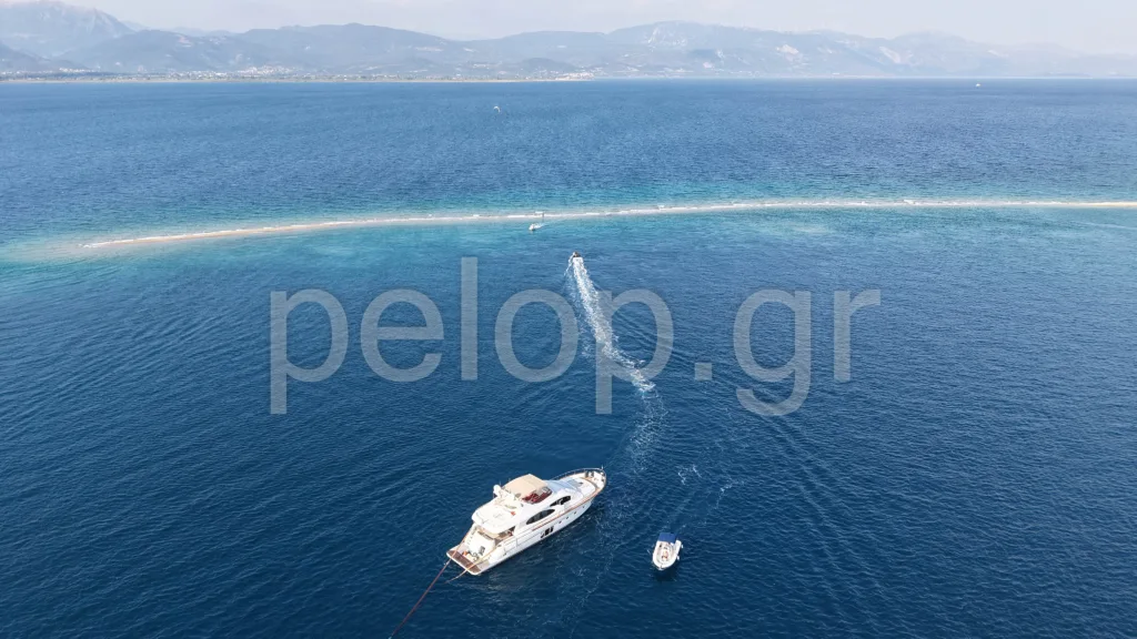 Δρέπανο: Ξεκόλλησε το αμερικανικό γιοτ από τα αβαθή – Δείτε τη στιγμή της αποκόλλησης ΦΩΤΟ ΒΙΝΤΕΟ Δρέπανο: Ξεκόλλησε το αμερικανικό γιοτ από τα αβαθή – Δείτε τη στιγμή της αποκόλλησης ΦΩΤΟ ΒΙΝΤΕΟ