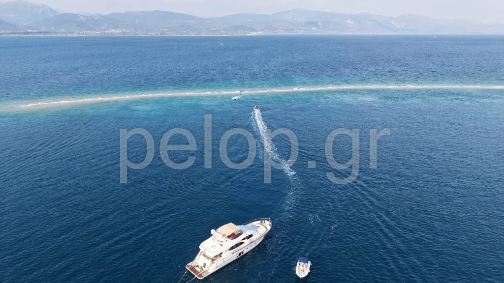 Δρέπανο: Ξεκόλλησε το αμερικανικό γιοτ από τα αβαθή – Δείτε τη στιγμή της αποκόλλησης ΦΩΤΟ ΒΙΝΤΕΟ Δρέπανο: Ξεκόλλησε το αμερικανικό γιοτ από τα αβαθή – Δείτε τη στιγμή της αποκόλλησης ΦΩΤΟ ΒΙΝΤΕΟ