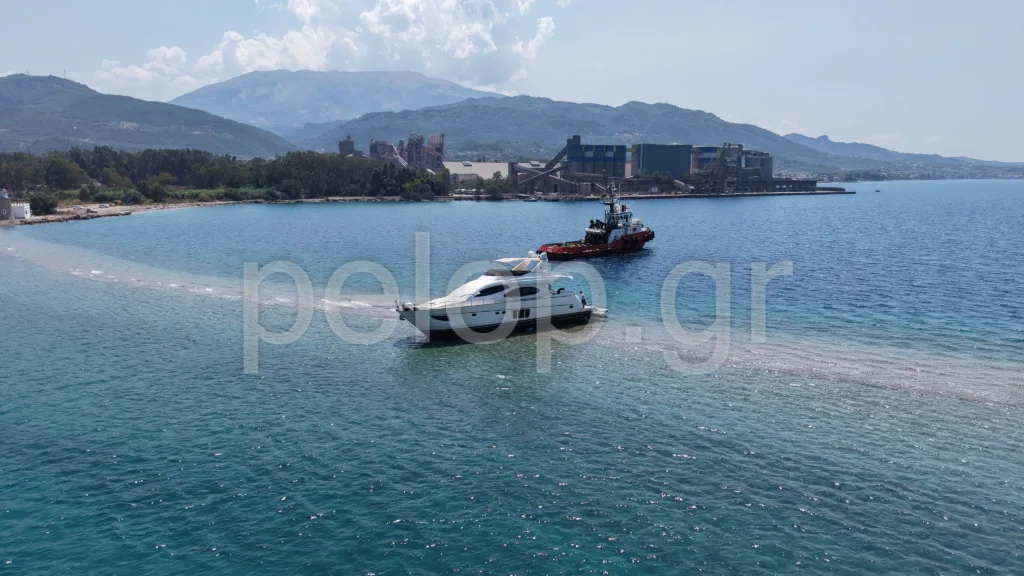 Πάτρα - Δρέπανο: Για τρίτη ημέρα συνεχίστηκε η επιχείρηση αποκόλλησης του πολυτελούς γιοτ Πάτρα - Δρέπανο: Για τρίτη ημέρα συνεχίστηκε η επιχείρηση αποκόλλησης του πολυτελούς γιοτ