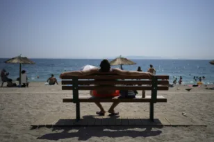 Καιρός: Ζέστη, αφρικανική σκόνη και αποπνικτική ατμόσφαιρα, η πρόγνωση για την Πάτρα και τη Δυτική Ελλάδα – Πότε έρχεται η πρόσκαιρη ανάσα