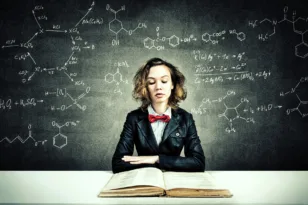 Νομίζεις ότι η εξυπνάδα φαίνεται από το IQ; Αυτά τα 10 χαρακτηριστικά λένε περισσότερα
