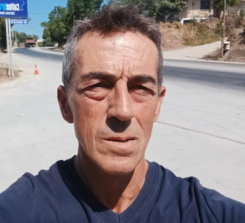 Πάτρα - Καταγγελία για δρόμο-παγίδα στο Θεριανό: «Παίζουμε τη ζωή μας κορώνα-γράμματα» Πάτρα - Καταγγελία για δρόμο-παγίδα στο Θεριανό: «Παίζουμε τη ζωή μας κορώνα-γράμματα»