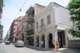 Πάτρα: «Όχι» της δημοτικής Αρχής στη μετονομασία της Κορίνθου σε λεωφόρο Κωστή Παλαμά – Για ποιο λόγο