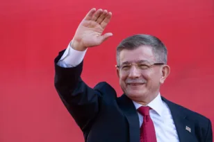Ο πρώην πρωθυπουργός της Τουρκίας Αχμέτ Νταβούτογλου σε δημόσια εμφάνισή του