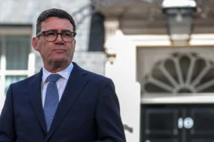 Τέλος στο Brexit; Η «βόμβα» του Άντι Μπέρναμ για επανένταξη της Βρετανίας στην Ευρωπαϊκή Ένωση