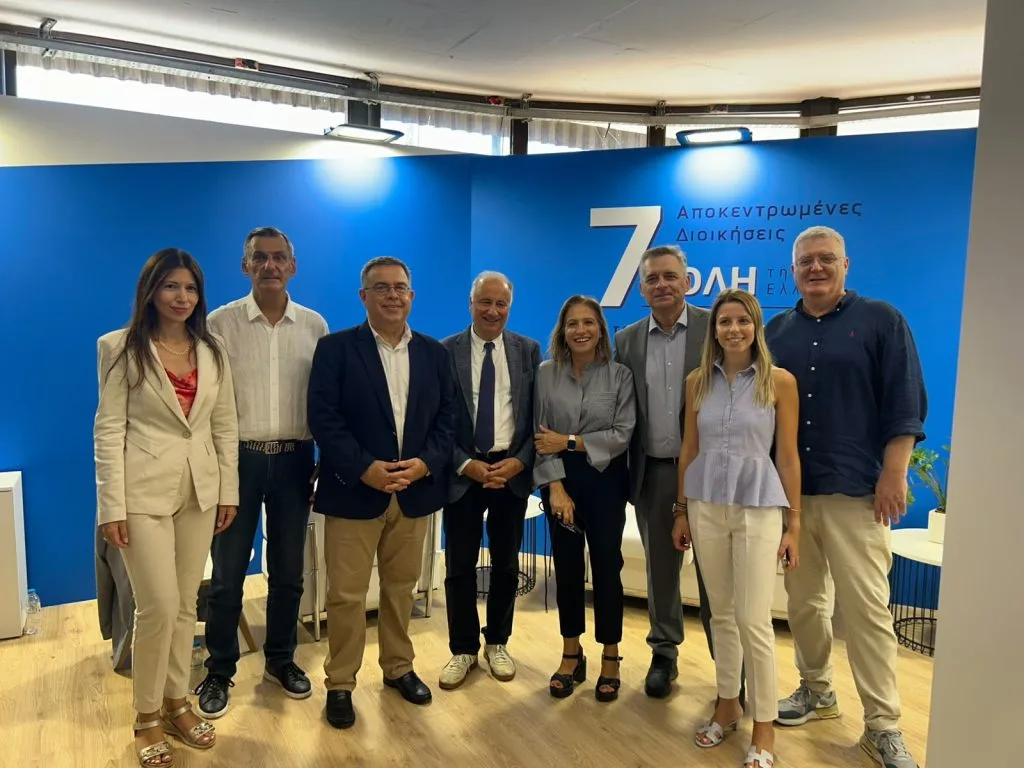 Η Δυτική Ελλάδα εντυπωσιάζει με το περίπτερο των Αποκεντρωμένων στη ΔΕΘ, υπό την καθοδήγηση του Δημήτρη Κατσαρού.