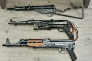 Ρέθυμνο: Τι βρήκαν οι αστυνομικοί στο σπίτι 70χρονου – Από Καλάσνικοφ μέχρι ξιφολόγχες