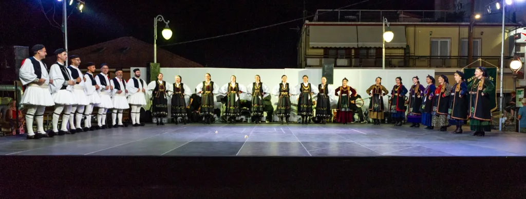 Ο Πανηπειρωτικός Σύλλογος Πατρών στις «Χορευτικές Διαδρομές» της Κόνιτσας Ο Πανηπειρωτικός Σύλλογος Πατρών στις «Χορευτικές Διαδρομές» της Κόνιτσας