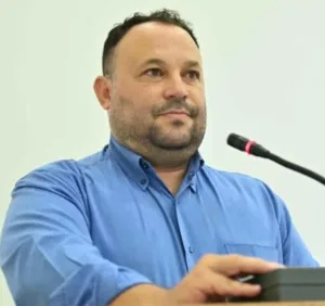 Γενέθλια ΠΑΣΟΚ: Ο Ανδρέας «ζει», αλλά δεν οδηγεί