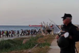Θέουτα: 13.000 μετανάστες παραμένουν στην πόλη – Οι 2.100 είναι ανήλικοι