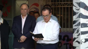 Αγιασμός για την έναρξη της νέας σχολικής χρονιάς στο 5ο Εσπερινό ΕΠΑΛ Πάτρας Αγιασμός για την έναρξη της νέας σχολικής χρονιάς στο 5ο Εσπερινό ΕΠΑΛ Πάτρας