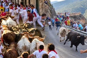 Ισπανία: Νεκρή 64χρονη σε παραδοσιακή ταυροδρομία – Την χτύπησε ταύρος έξω από τα κιγκλιδώματα