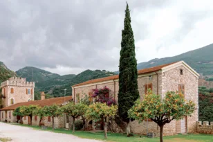 Ιστορική άποψη της Gutland και των εγκαταστάσεων της Achaia Clauss στην Πάτρα