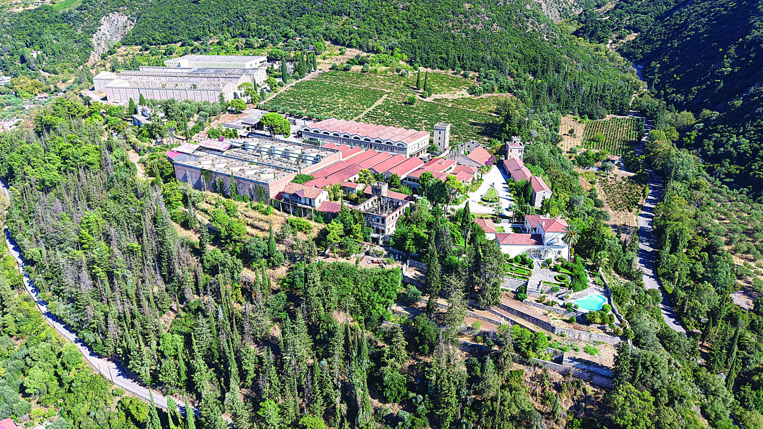 Κρίσιμα ερωτήματα μετά την πυρκαγιά της Αχάια Κλάους: Ηταν επαρκώς προστατευμένη;