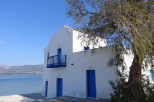 Οι ξένοι «ψηφίζουν» Πελοπόννησο για σπίτι – Βίλες, 340.000 ευρώ και μόνιμη εγκατάσταση