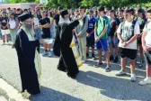 Ο Ιερώνυμος μίλησε στα παιδιά σαν Χριστόδουλος: «Ελάτε στην Εκκλησία και με κοτσίδες και με σκουλαρίκια»