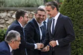 Δημοσκόπηση Real Polls: Στις 11,8 μονάδες η ψαλίδα ΝΔ–ΕΛΑΣ – Το 71,2% δεν «βλέπει» αυτοδυναμία