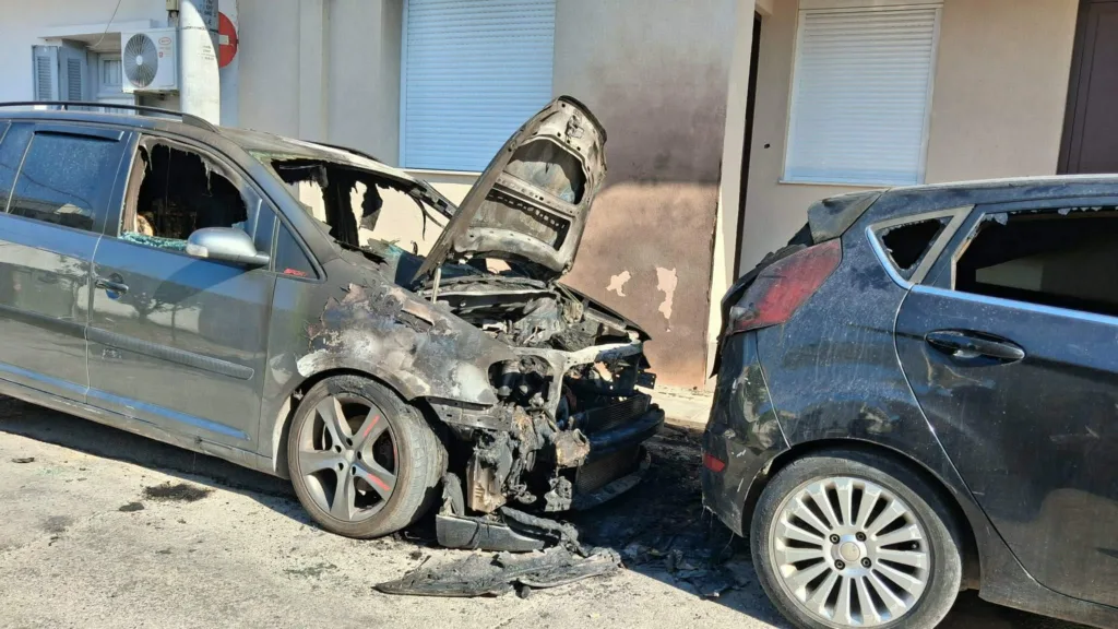 Πάτρα: Εμπρησμός για προσωπικές διαφορές; - Τα δυο σενάρια που βρίσκονται στο τραπέζι Πάτρα: Εμπρησμός για προσωπικές διαφορές; - Τα δυο σενάρια που βρίσκονται στο τραπέζι
