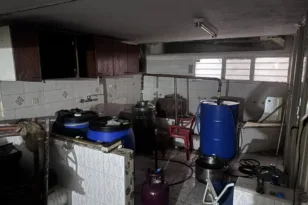 Είχαν μετατρέψει αποθήκη σε «καβάτζα» κλεμμένων ηλεκτρονικών συσκευών