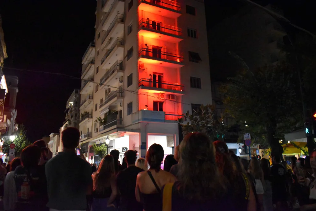 ArtWalk 11: Η τέχνη κατεβαίνει στον δρόμο και κάνει την Πάτρα «ΑΝΩ ΚΑΤΩ»