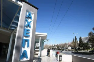 Θεσσαλονίκη: Διασωληνωμένος 33χρονος μετά από σφοδρό τροχαίο – Το ΙΧ έπεσε σε δέντρο και τσιμεντένιο λούκι