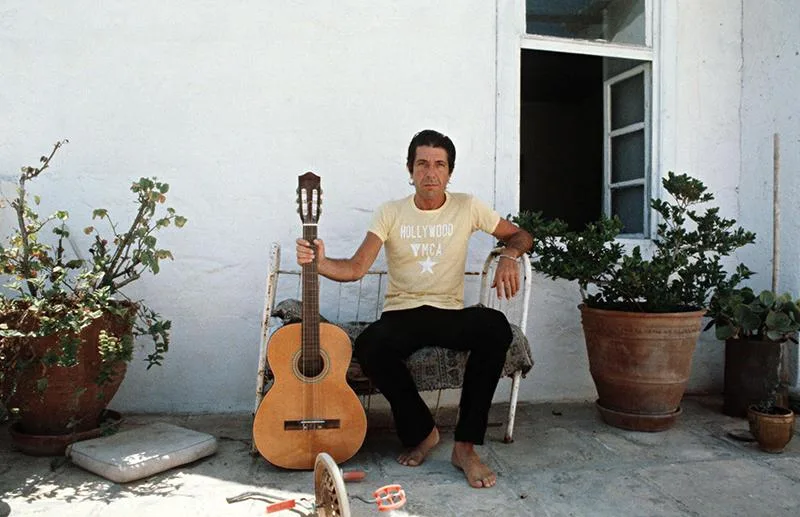 Leonard Cohen: Το σπίτι στην Ύδρα που οι θαυμαστές χτυπούν ακόμη την πόρτα Leonard Cohen: Το σπίτι στην Ύδρα που οι θαυμαστές χτυπούν ακόμη την πόρτα