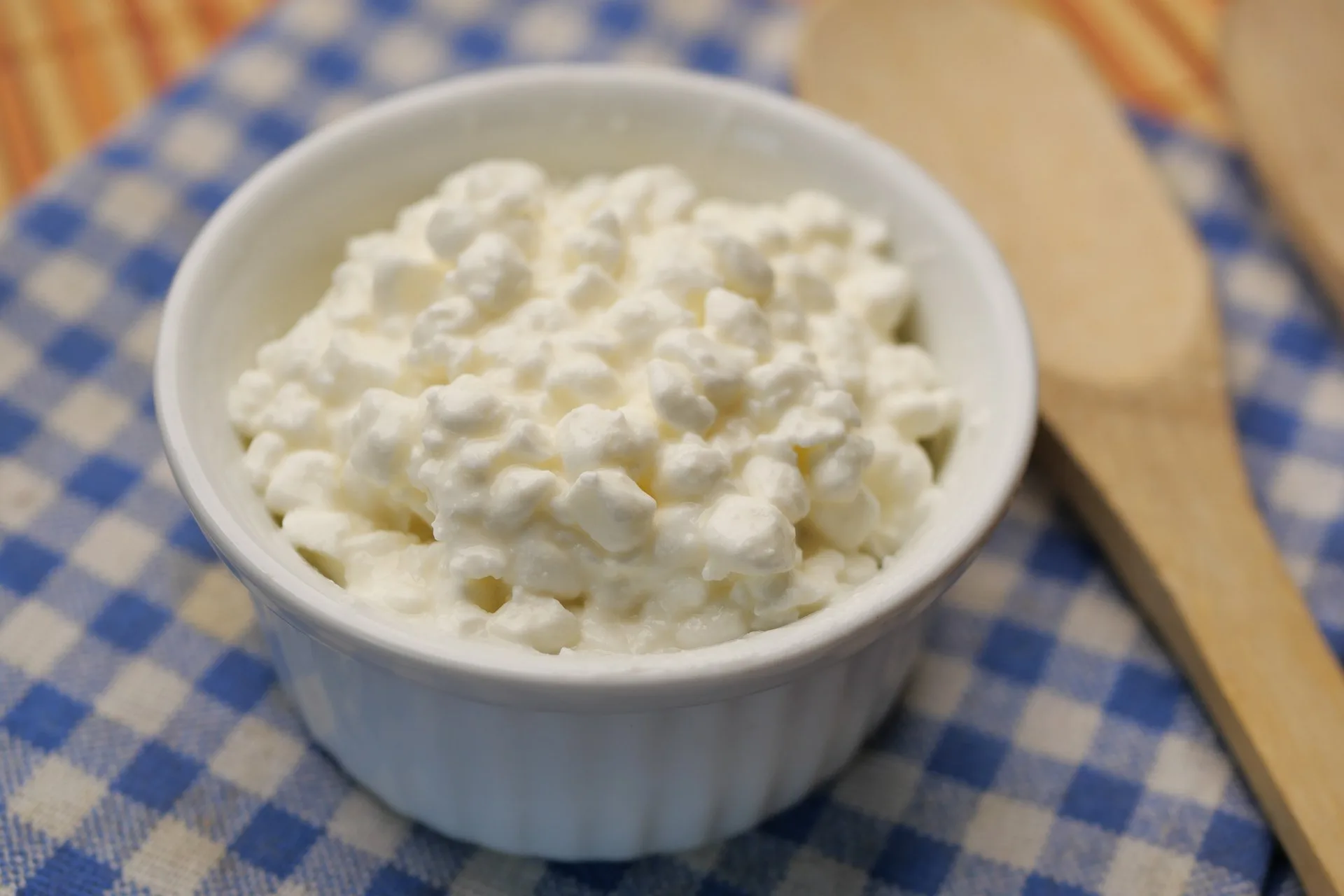 Γιαούρτι ή cottage cheese; Ποιο είναι πιο υγιεινό και ποιο έχει περισσότερη πρωτεΐνη Γιαούρτι ή cottage cheese; Ποιο είναι πιο υγιεινό και ποιο έχει περισσότερη πρωτεΐνη