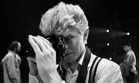 Ο David Bowie όπως τον έβλεπε ο Denis O’Regan όταν όλοι οι άλλοι κοιτούσαν τη σκηνή Ο David Bowie όπως τον έβλεπε ο Denis O’Regan όταν όλοι οι άλλοι κοιτούσαν τη σκηνή